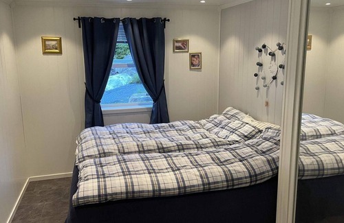 Fjaler House | 8 person holiday home in Korssund