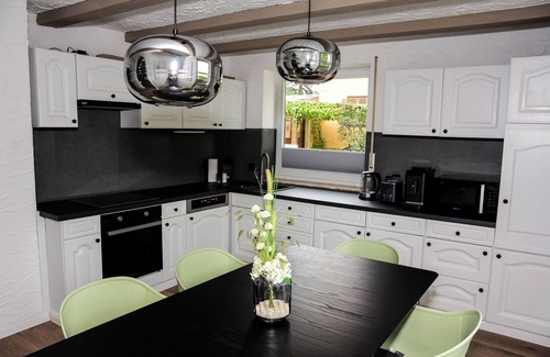 Nassenfels Apartment | 80 m² apartment, own entrance, terrace and garden, close to shopping facilities