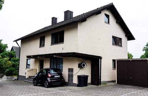 Nassenfels Apartment | 80 m² apartment, own entrance, terrace and garden, close to shopping facilities