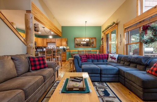 Keystone House | 8766 Trappers Crossing 2 Bedroom Townhouse