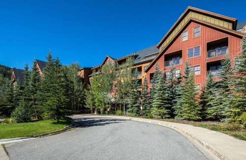 River Run Apartment | 8873 | Springs, massive 3 bed, steps to gondola!