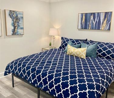 Downtown Atlanta House | 8th Floor Stylish Downtown Condo Private Balcony