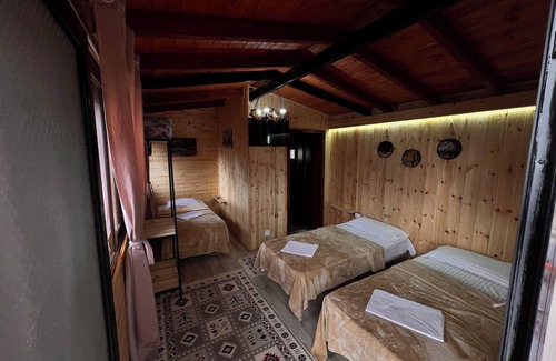 Kruje Hotel | 9-room hotel in beautiful Rruga Kala Kruje with AC, WiFi