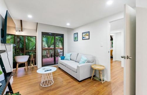 Titirangi Apartment | A 1BR slice of Titirangi Heaven - WiFi - Netflix