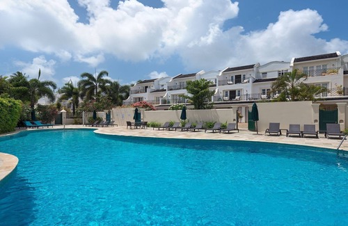 Mullins House | A 4 Bedroom Rental, A Short Walk To Mullins Beach - Includes Beach Club Access