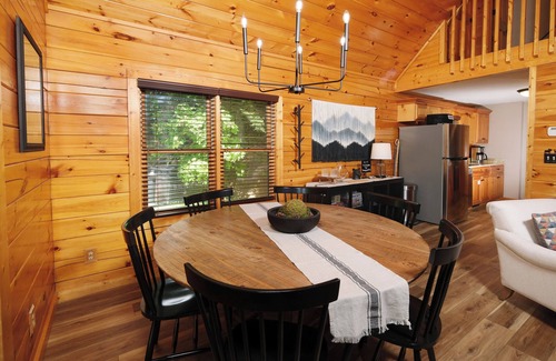 Gatlinburg Cabin | A 5 Star Cabin for Lifetime Memories! Perfect Location! Recently Renovated!