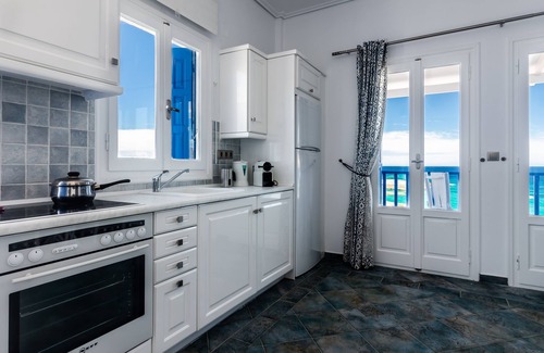 Apollonia Apartment | A Balcony To Enjoy The Sunset