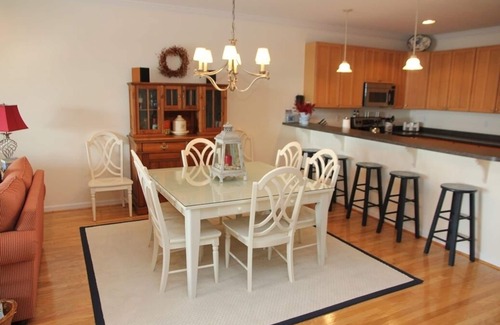 Selbyville House | A Bayfront Gem! 4 Kayaks/10 Bikes/Pool/Pickleball/Tennis/Gym and more.