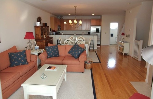Selbyville House | A Bayfront Gem! 4 Kayaks/10 Bikes/Pool/Pickleball/Tennis/Gym and more.