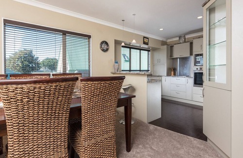 Papamoa Beach Cottage | A Beach Barn Haven - Papamoa Holiday Home