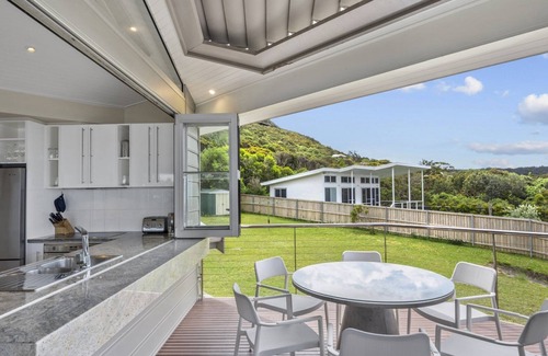 Killcare House | 'A Beachside Getaway 13' by Accom Holidays