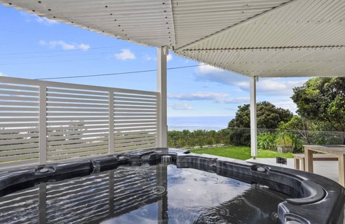 Killcare House | 'A Beachside Getaway 13' by Accom Holidays