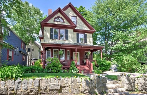 Bar Harbor House | A beautiful, 3 floored house that is 3,500 squared feet.