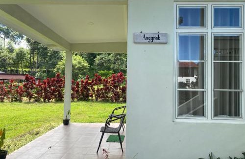 Tomohon Villa | A beautiful and Spacious Rumah Manado 2 Bedrooms with Bathrooms Villa Marion Tomohon