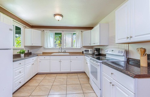 Keaukaha House | A BEAUTIFUL Beach House FULL OF ALOHA in Hilo
