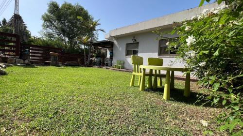 Emek Izrael Apartment | A beautiful bright unit with a large front yard.