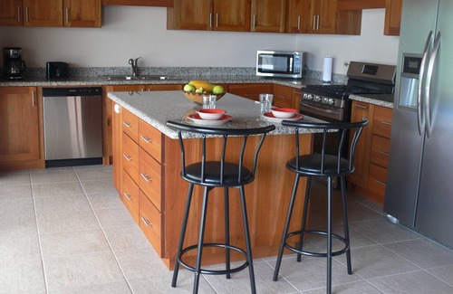 Pan de Azucar House | A beautiful house in secure community, great views, pool, close to town.n