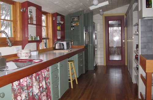 Strathcona County House | A Beautifully Restored Loghouse That Combines Heritage With Modern Amenities.