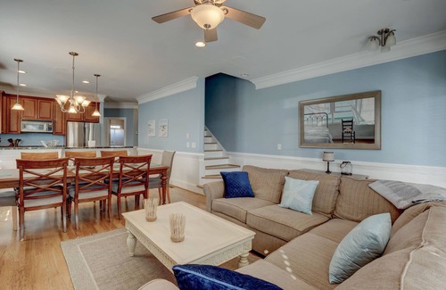 Wilmington Beach House | A Better View - 7 Bedrooms. Amazing roof top views, quick walk to the beach!