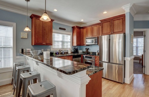 Wilmington Beach House | A Better View - 7 Bedrooms. Amazing roof top views, quick walk to the beach!