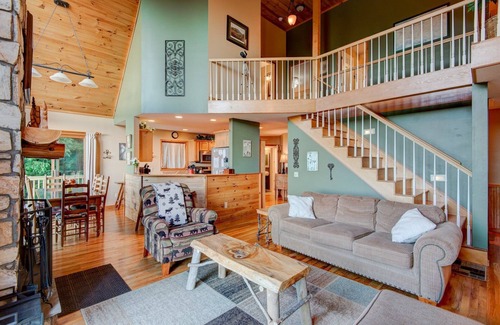 Seven Devils House | A Big View Great Seven Devils home beautiful decor great views hot tub