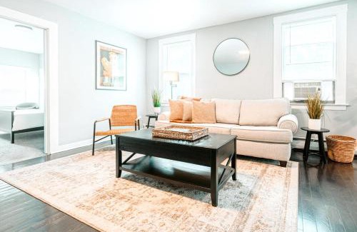 Mill River Apartment | A brick's throw away to Sally's!