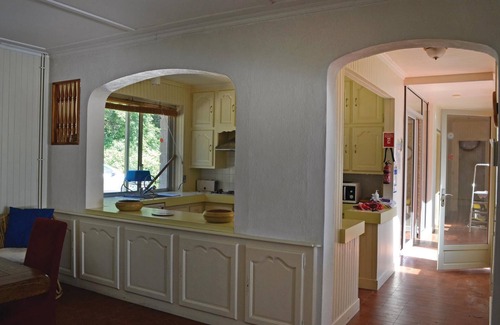 Sers House | A bright house on a 3-hectare plot with a small vineyard and orchard.