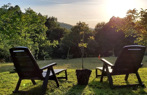 Oza de los Rios Cottage | A Casa dos Avós - House with swimming pool, barbecue in the middle of nature in A Coruña.