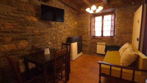 Santa Eulalia de Oscos Apartment | A Casoa II