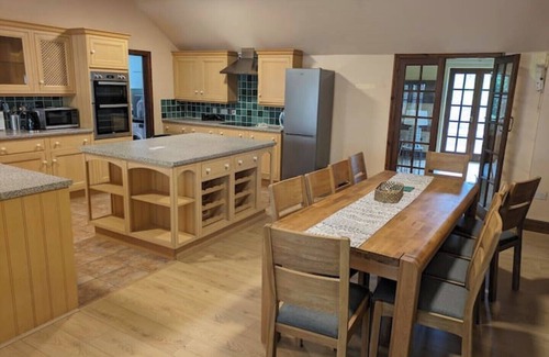 Fiddington Cottage | A charming 4 bedroom cottage with plenty of space to relax.n