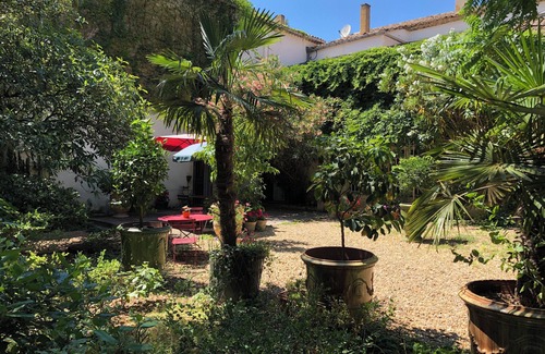 Sommieres House | A Charming Ancient House From The 17th In The Middle Of Vineyards And Busches