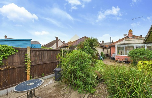 Frinton-on-Sea Cottage | A Charming Traditional Two Bedroom Cottage in Kirby Le Soken
