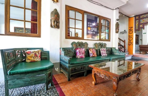 Denpasar Hotel | A comfortable budget hotel just 0.7 km from the center of Bali's capital!