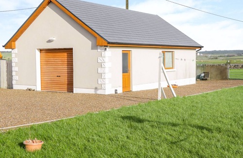 Turloughmore Cottage | A COUNTRY VIEW COTTAGE, family friendly in Athenry, County Galway