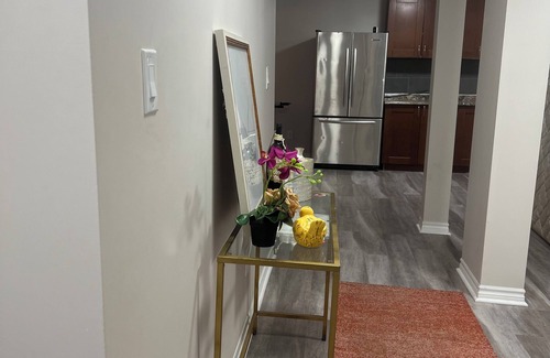 Lisgar Apartment | A Cozy Oasis