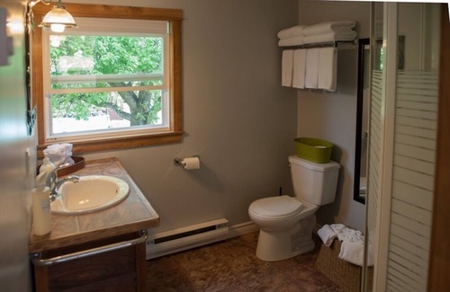 Baddeck Cottage | A cozy place to stay with access to the beach