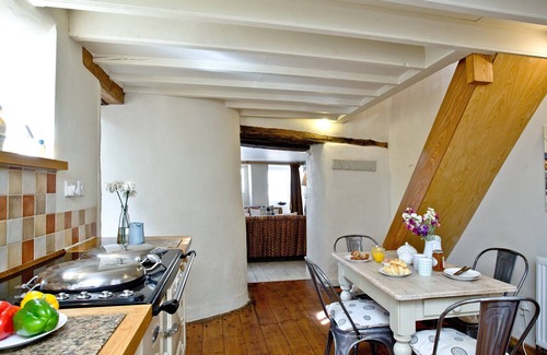 Kingsand Cabin | A delightful cottage, full of character and close to the beach.