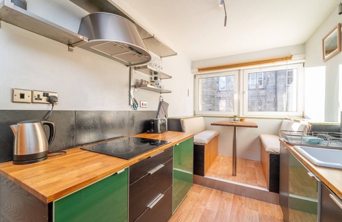 Gifford Apartment | A delightful two-bedroom apartment with private parking space. Sleeps 6.