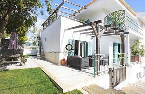 Ferragudo House | A designer owned luxury property with private swimming pool for up to 6 people