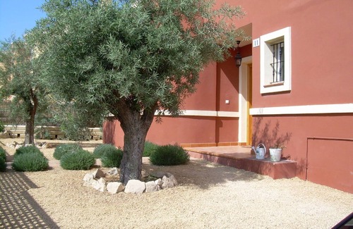Hoya de los Patos Villa | A detached 5 bedroom villa with mature gardens and pool in Alicante