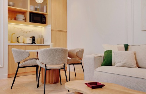 Madeleine Apartment | A Elegant 1-BR/1BA with Services in La Madeleine - Opéra