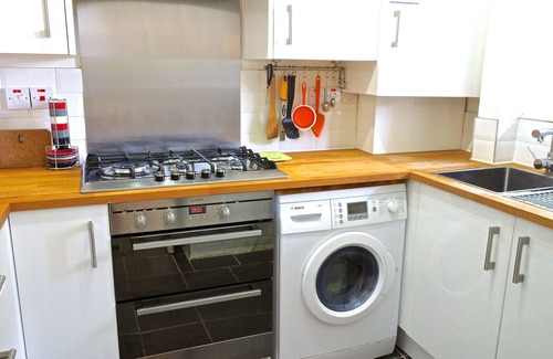 Bishop's Apartment | A flat with a (London Eye) view. Bright, comfortable flat in the heart of London
