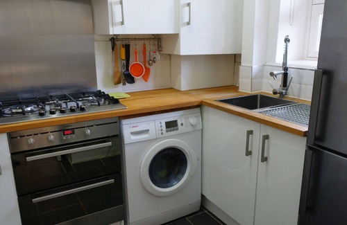 Bishop's Apartment | A flat with a (London Eye) view. Bright, comfortable flat in the heart of London