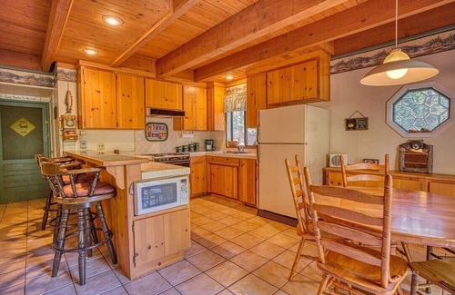 Alta Sierra Cabin | A-Frame Cabin in The Sequoias