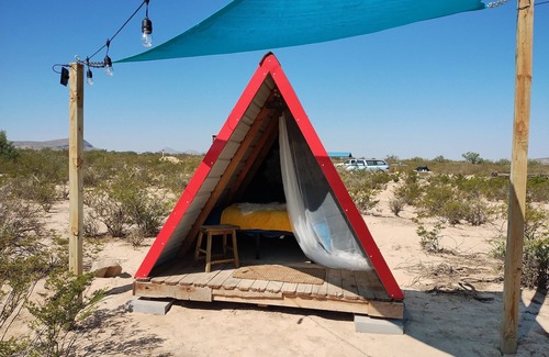 Alpine Cabin | A-Frame desert glamper with pool, wifi, pet-friendly.
