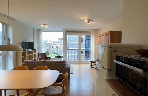 Staatsliedenbuurt Apartment | A Glimpse Into the Rich History of Amsterdam