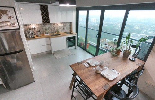 Damansara Perdana Condo | A home away from home, great view from a high floor, premium amenities.