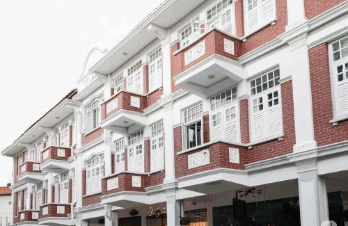 Chinatown Hotel | A Hotel Chinatown- Stay From 8PM To 9AM