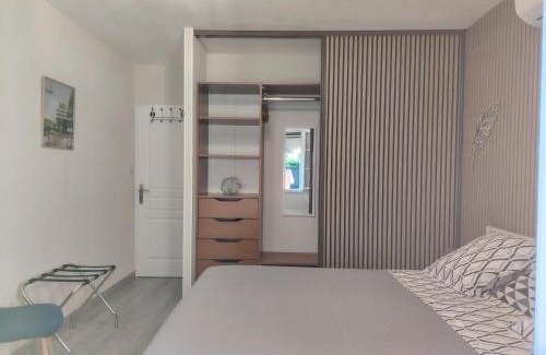 Sassenay House | A la bonne étape