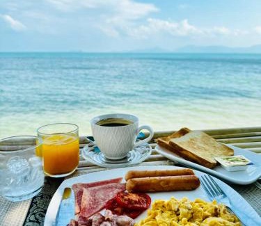 Bang Po Hotel | A Little Bungalows By Beach
